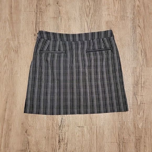 Golf American Skort Skirt ~ Sz 10 ~ Black & White ~ Above Knee ~ Zips on Side - Picture 5 of 5